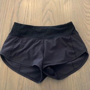 Black speed up lulu-lemon shorts